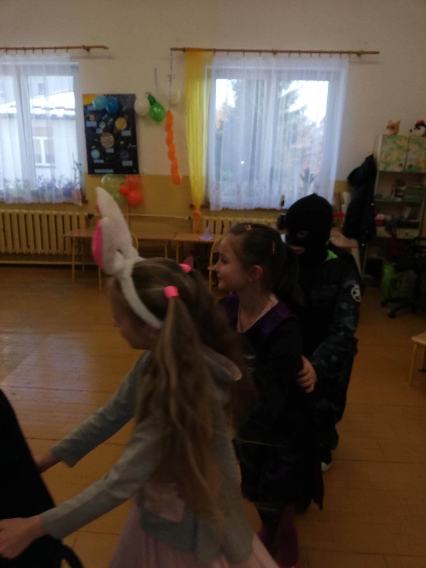 Bal karnawałowy w klasach pierwszych